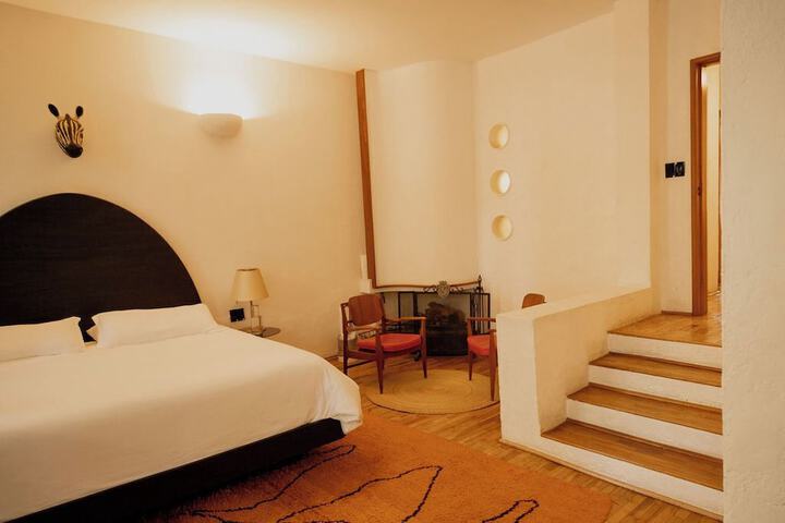 Room 45 of 103