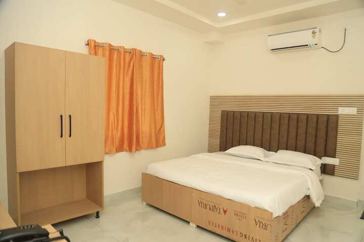 Room 5 of 34