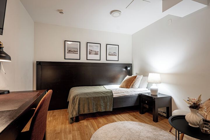 Room 56 of 185