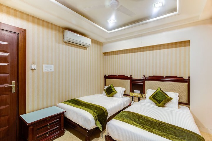 Room 17 of 49