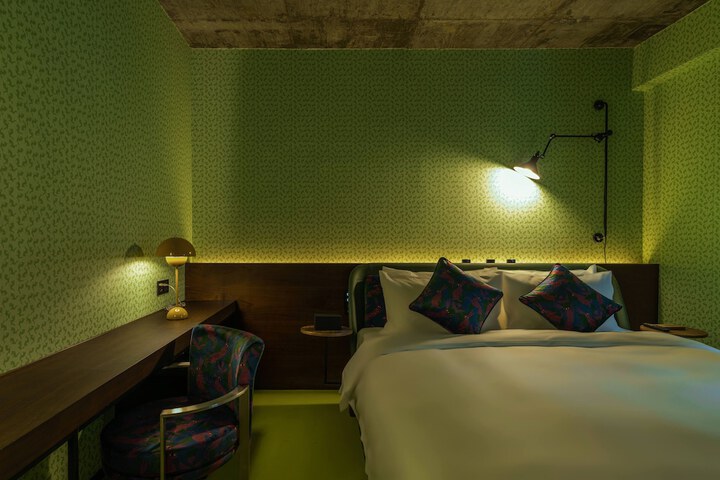 Room 15 of 44