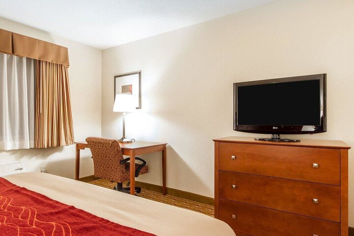 1 King Bed (5 of 14)