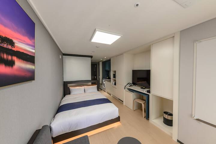 Room 11 of 78