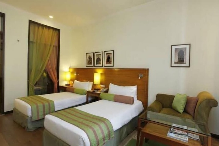 Room 3 of 25