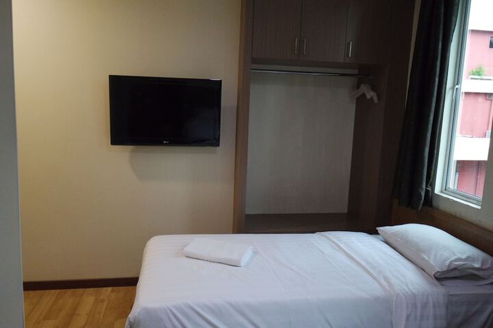 Room 17 of 23