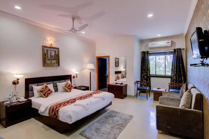 Hotel Heera Executive