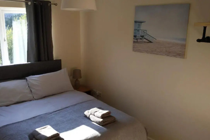 Room 5 of 13