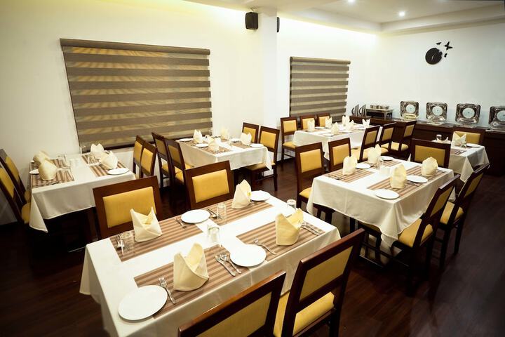 Dining Photos