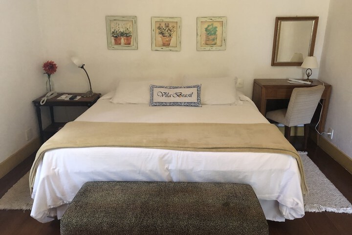 Room 2 of 89