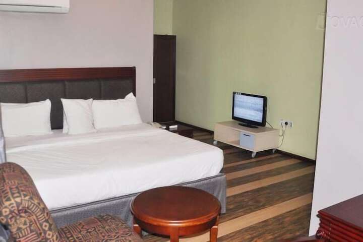 Room 7 of 15