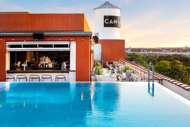 Pool Hotel