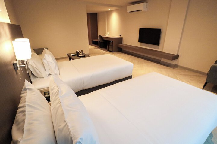 Room 44 of 103