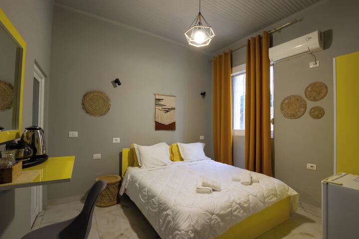 Room 49 of 90