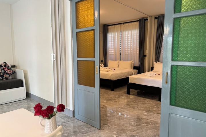 Room 98 of 272