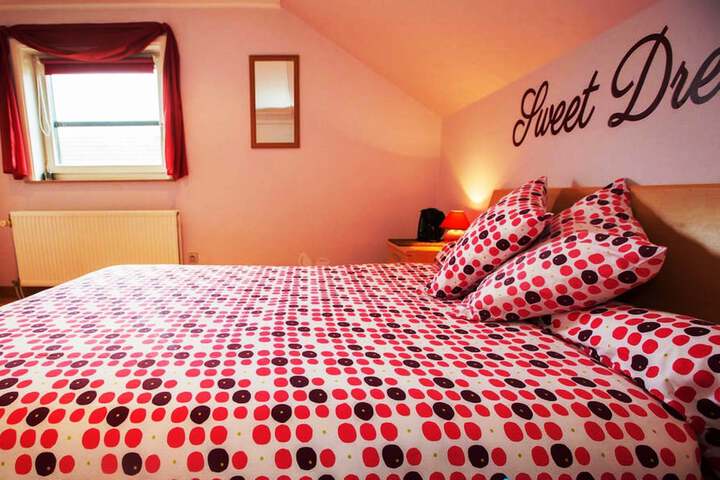 Room 6 of 31