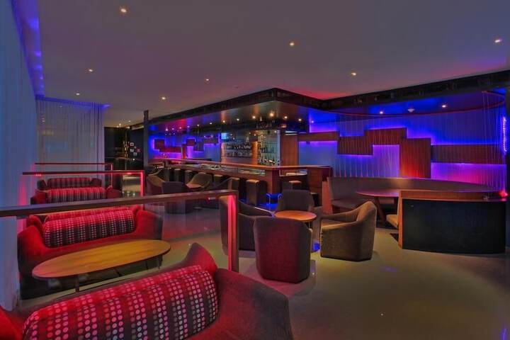 Lounge 110 of 125