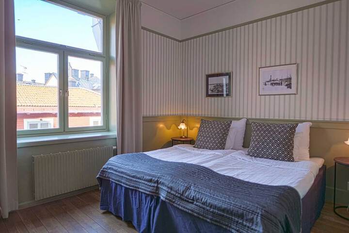 Room 4 of 86