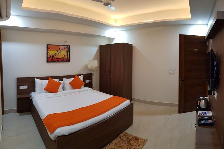 Room 17 of 31