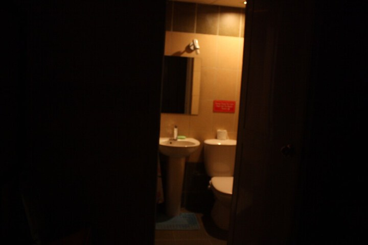Room 30 of 38