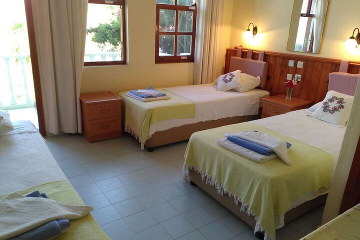 Room 11 of 25