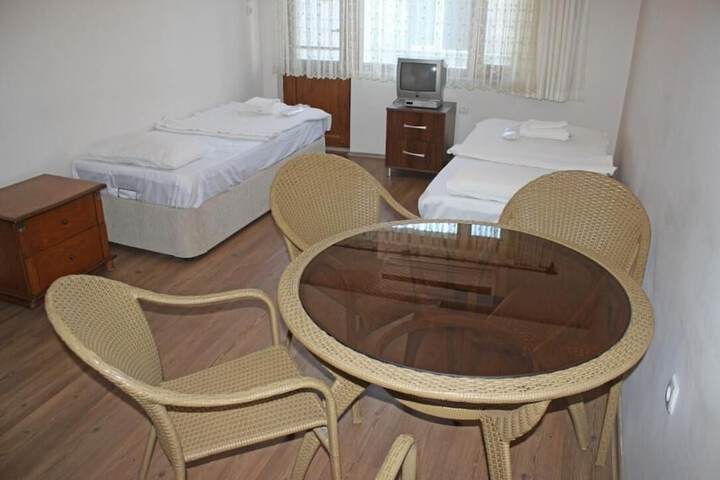 Room 15 of 35