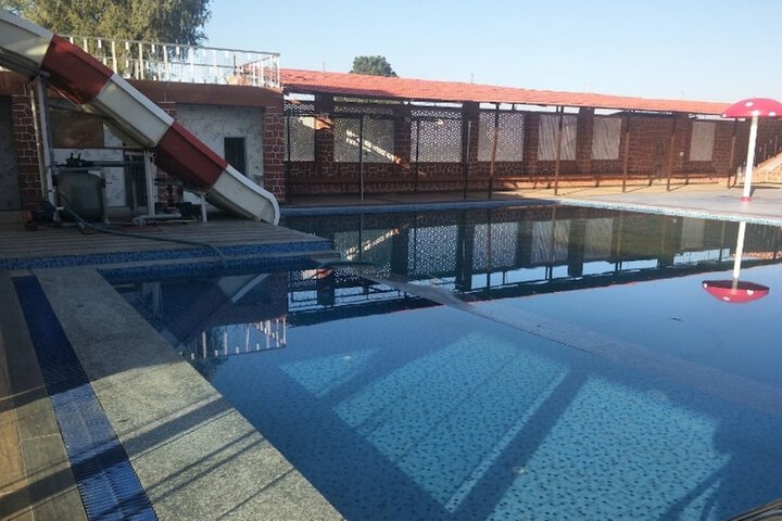Pool 7 of 13