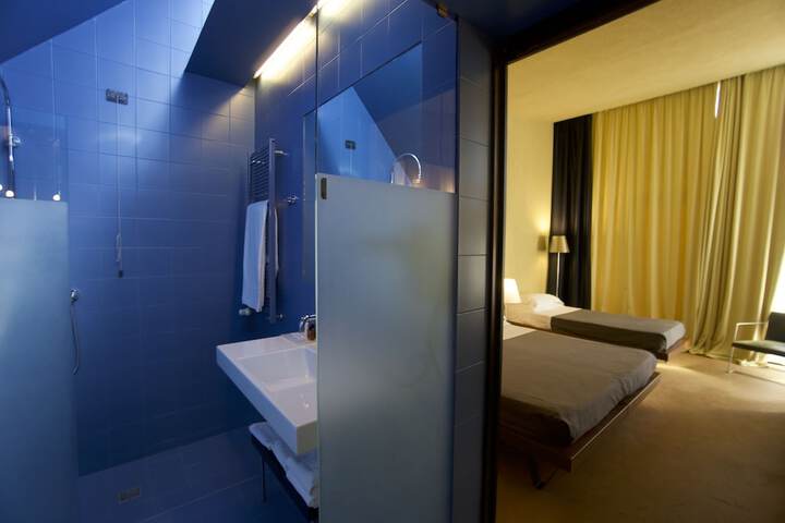 Room 20 of 32