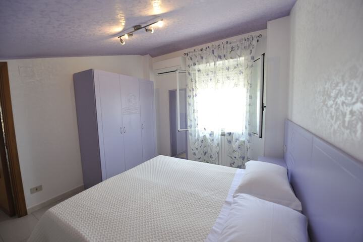 Room 9 of 30