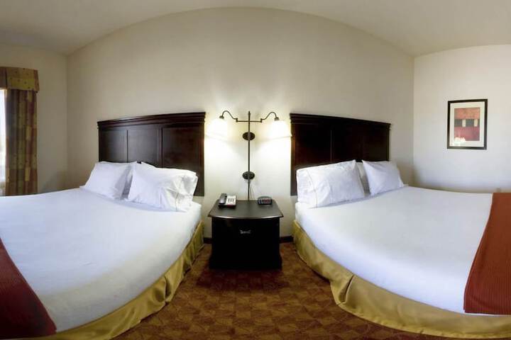 Room 5 of 33
