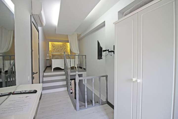 Room 31 of 54