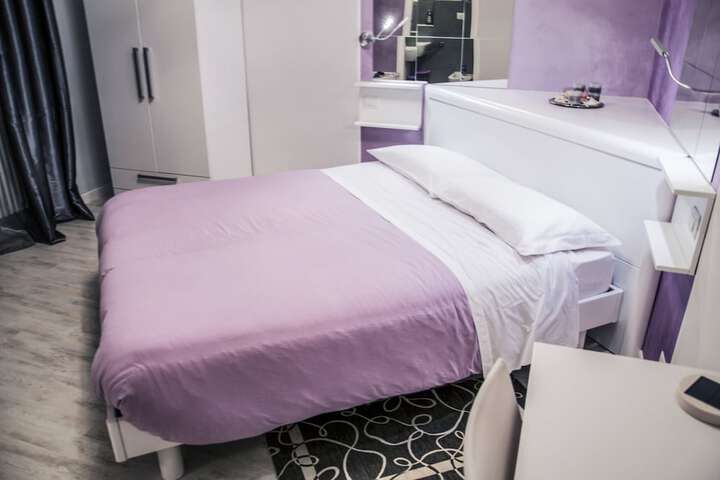 Room 5 of 30