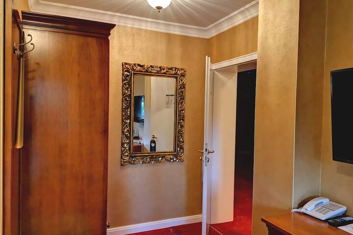 Room 42 of 115