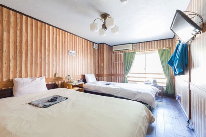 Room 9 of 22