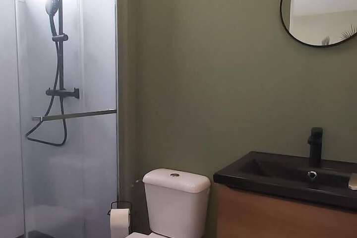 Room 15 of 33