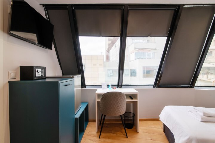 Room 25 of 43