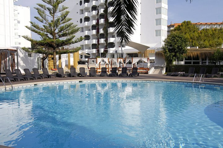 Pools & Facilities