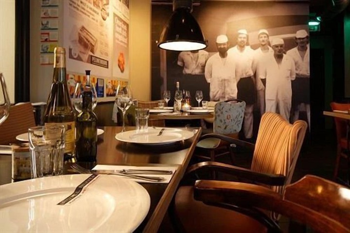 Dining 37 of 68