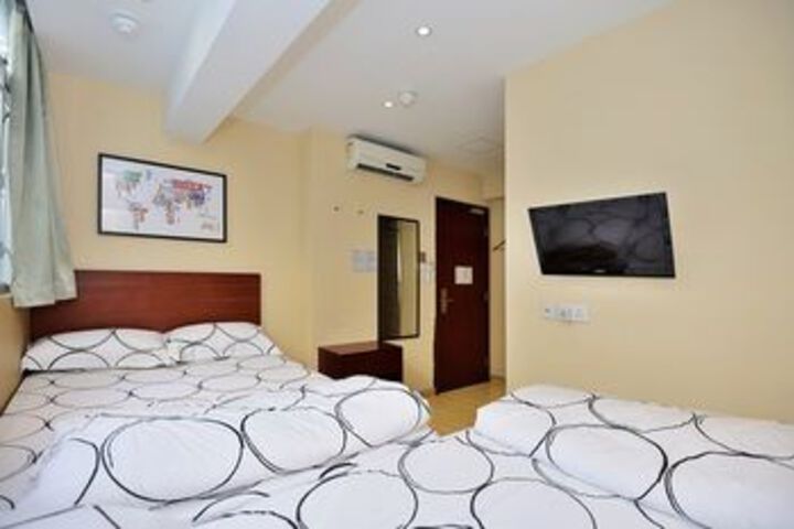 Room 73 of 93