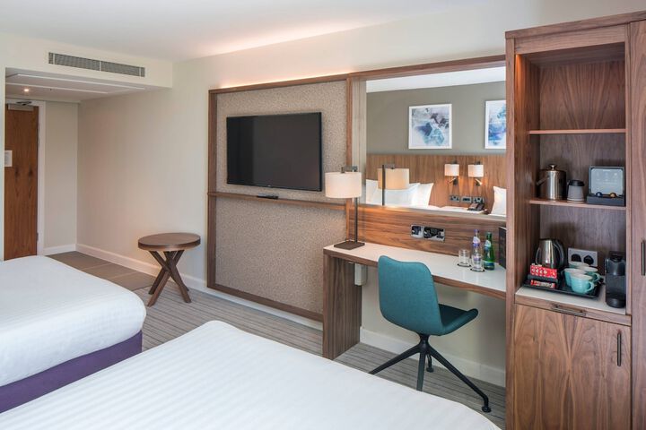 Room 7 of 37