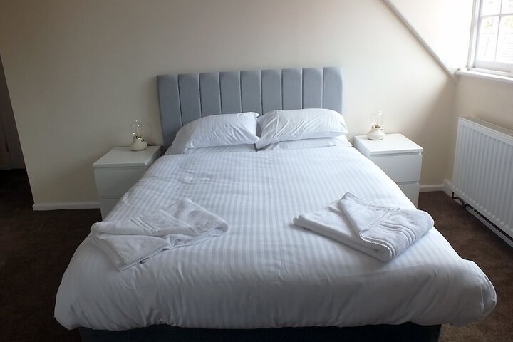 Room 2 of 38