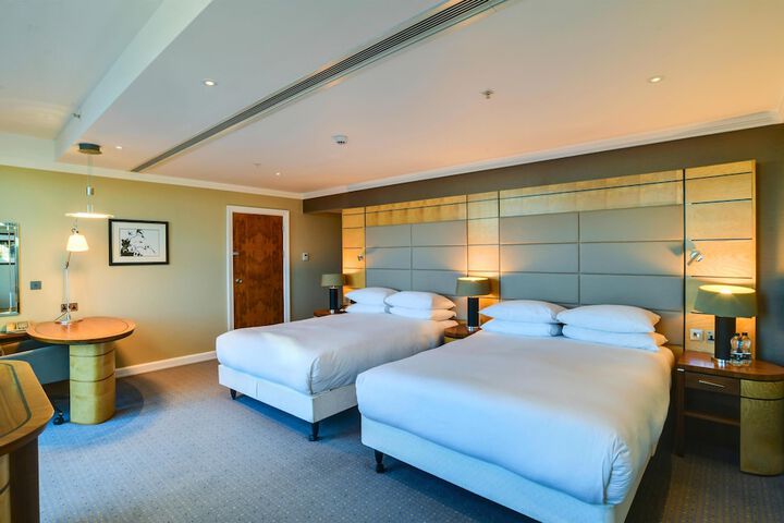 Room 76 of 284