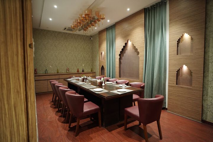 Dining 53 of 72