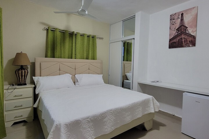 Room 5 of 28