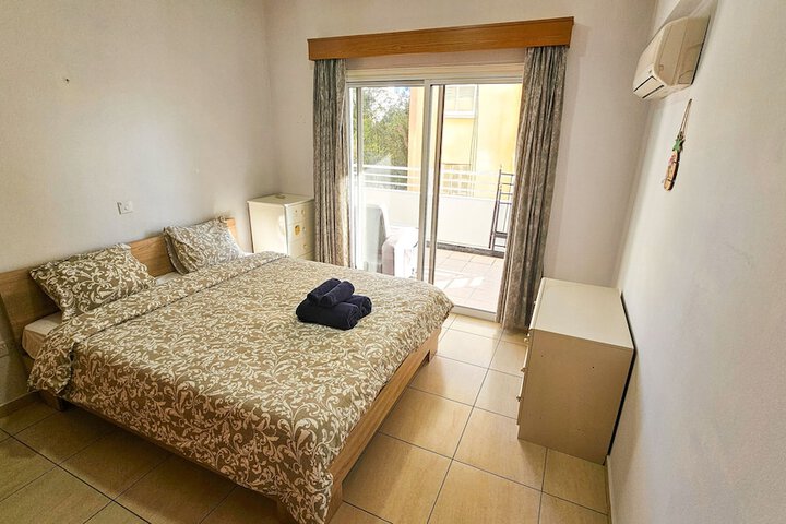 Room 4 of 10