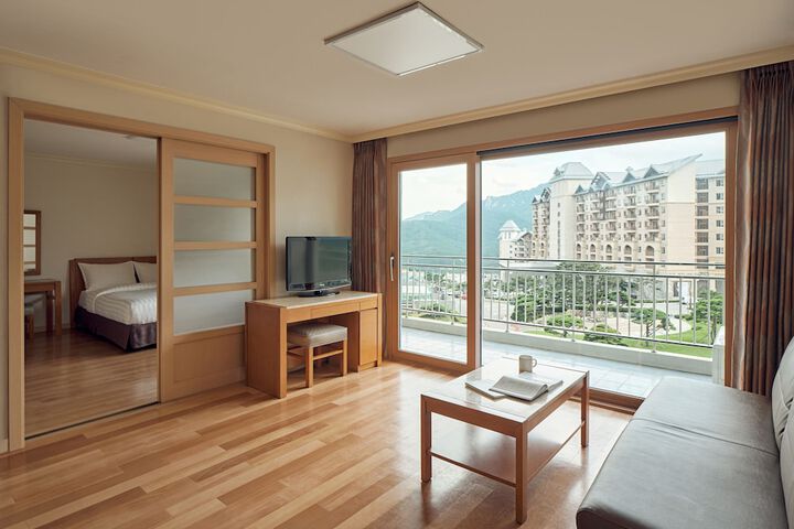 Room 7 of 110