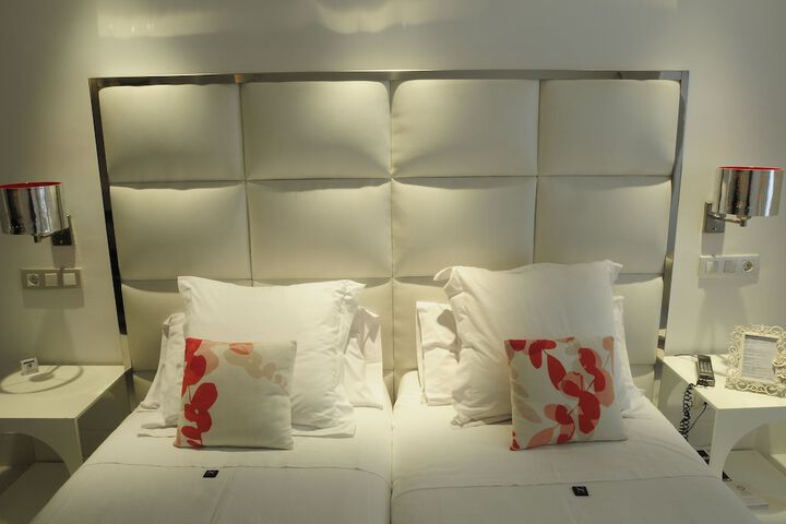 Room 13 of 86
