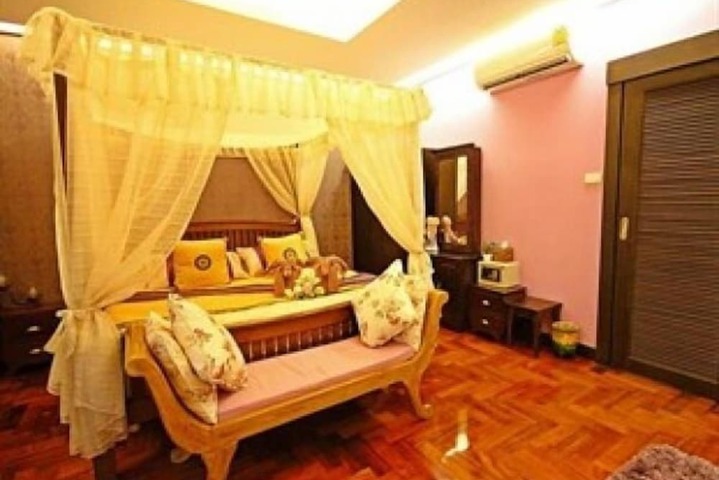 Room 20 of 29