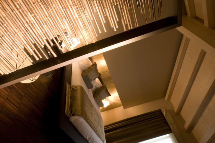 Room 9 of 39