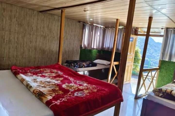 Room 11 of 25