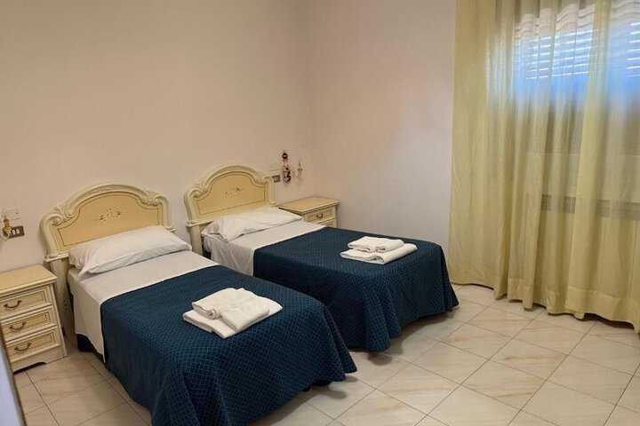 Room 4 of 45